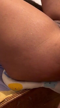 18 yaşında ve anal döllenmeyi seviyor