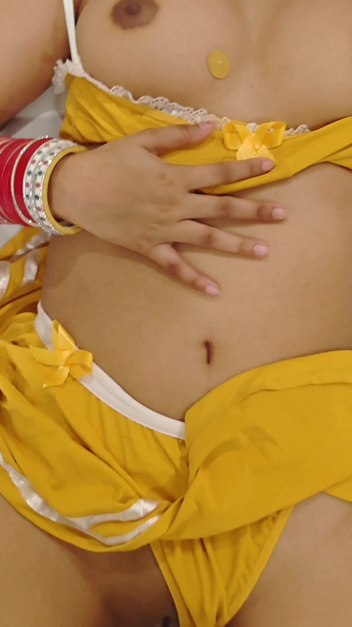 sexy_sunitaShowtime: Desi indiana calda bhabhi ko devar ne chhoda parte-2