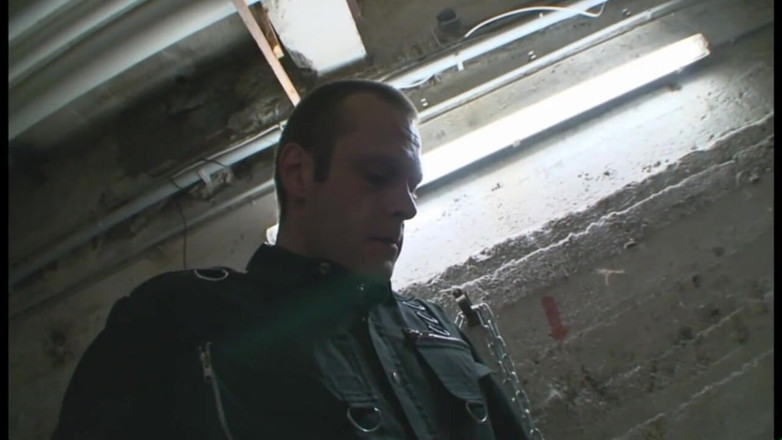 Absolute BDSM films - The original: Penetrace ponižující kundičky a chcaní do pusy