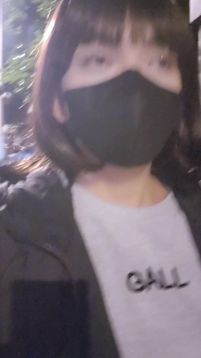 Taiwancdgirl: Exhibicionisté... Můžeš mě šukat venku.