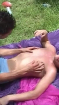 Sexy gêmeas fodendo em exhib por diversão discreta