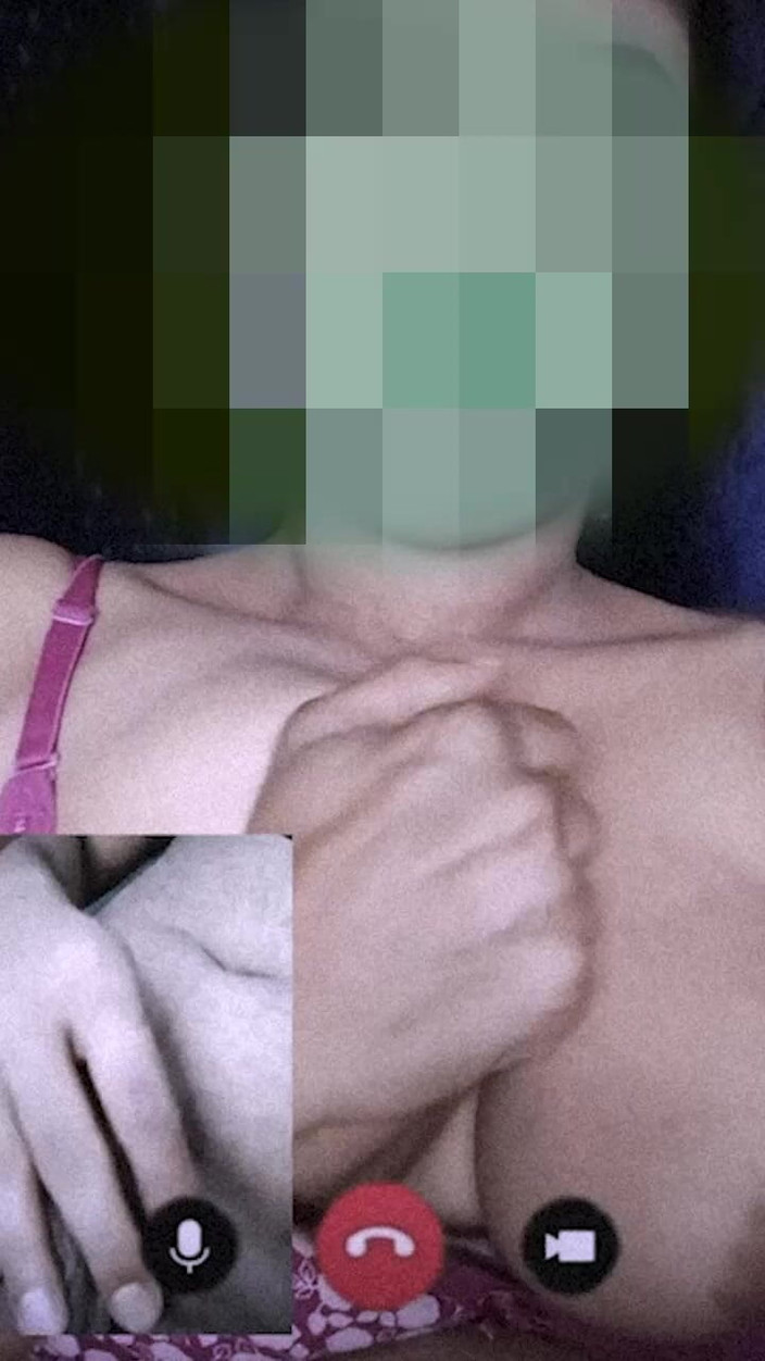 YoursAnanya: Videohovor indické manželky s manželem