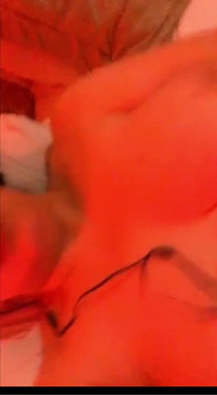 Baise pendant que le cocu regarde pendant un appel vidéo