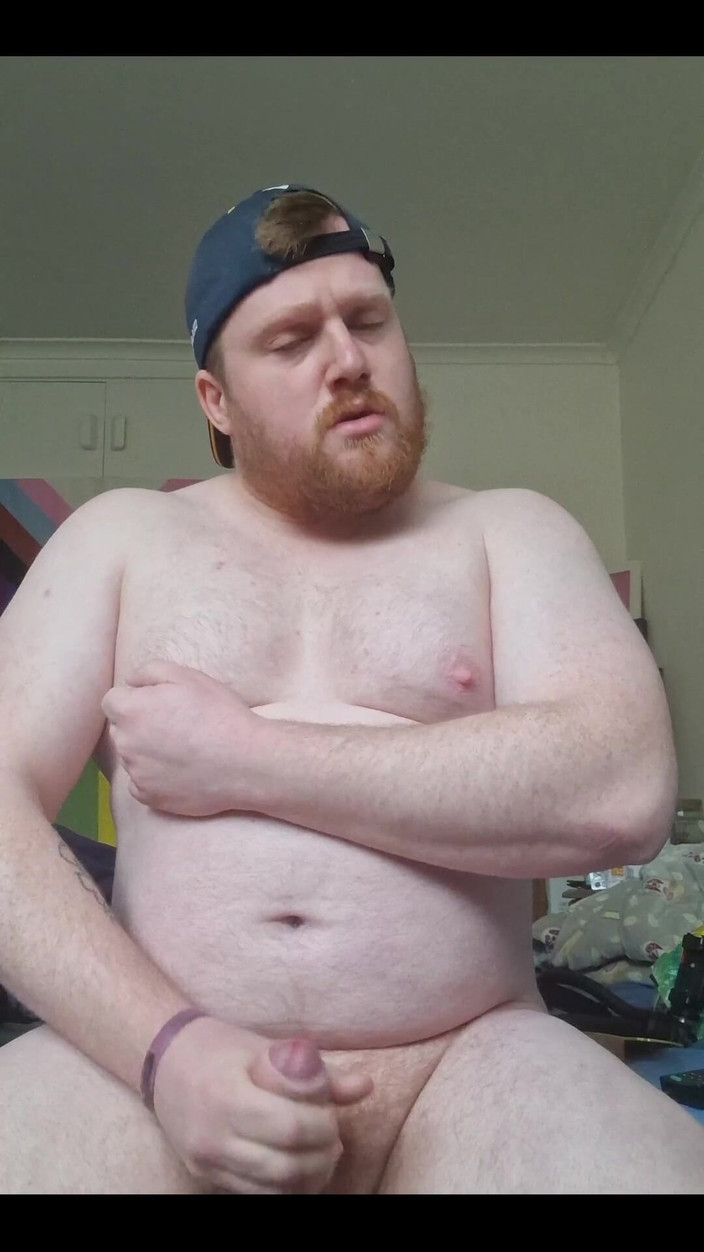 Touchstone: 私の仲間の一人が、彼らのために腕を見せてオナニーしてほしいと頼んだので、皆さんにもシェアしようと思いました