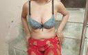 Saara Bhabhi: Hindi seksverhaal rollenspel - Desi stiefzus seks streelde stiefbroers kleine pik...