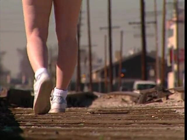 Teen Seduction: Великолепную тинку с пирсинговленной киской шпилят как следует