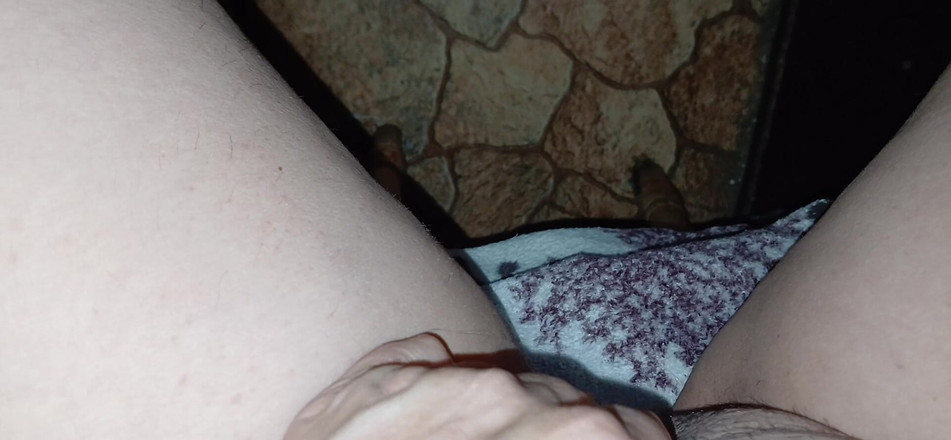 Lesbian-candys: I Masturbate Secretly From My Colleagues at a Meeting