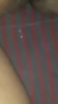 Joven hijastro no puede esperar más para amar a su madrastra. Real sexo casero romántico