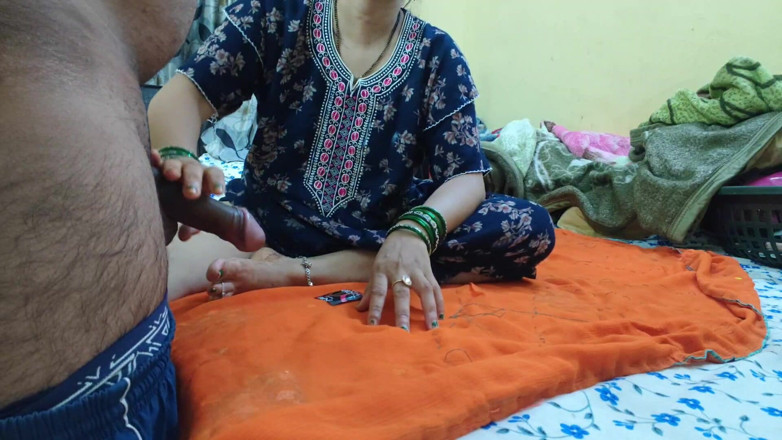 Sexy baby girl: Bhabhi Ko Mai Hi Condom Lag Kar Choda