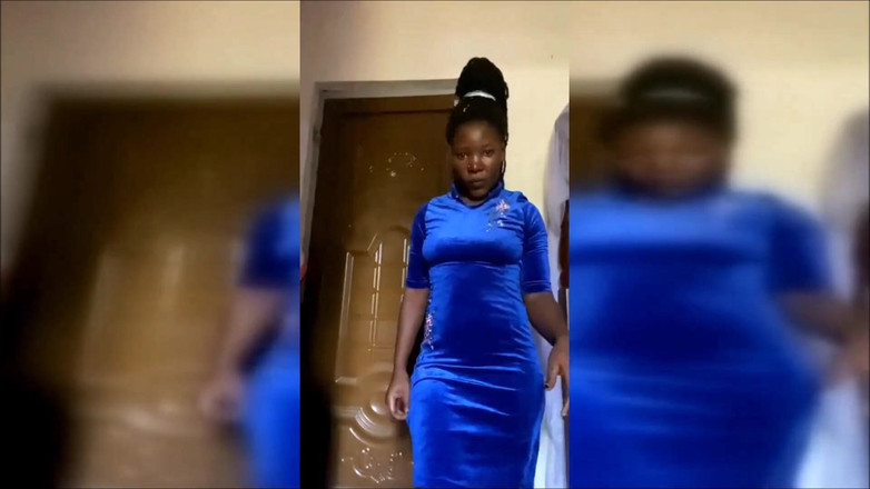 African Beauties: Çiş deliğimle oynuyorum