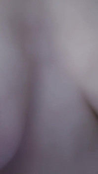 Sandra : Sandra la belle brune arabe se déshabille