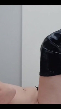 Twerking and Teasing in Thighhigh Boots