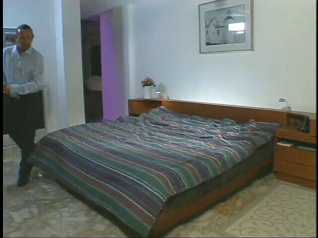 I want your Big Big Boobs: Приголомшлива блондинка спостерігає, як її чоловік трахає грудасту молоду повію