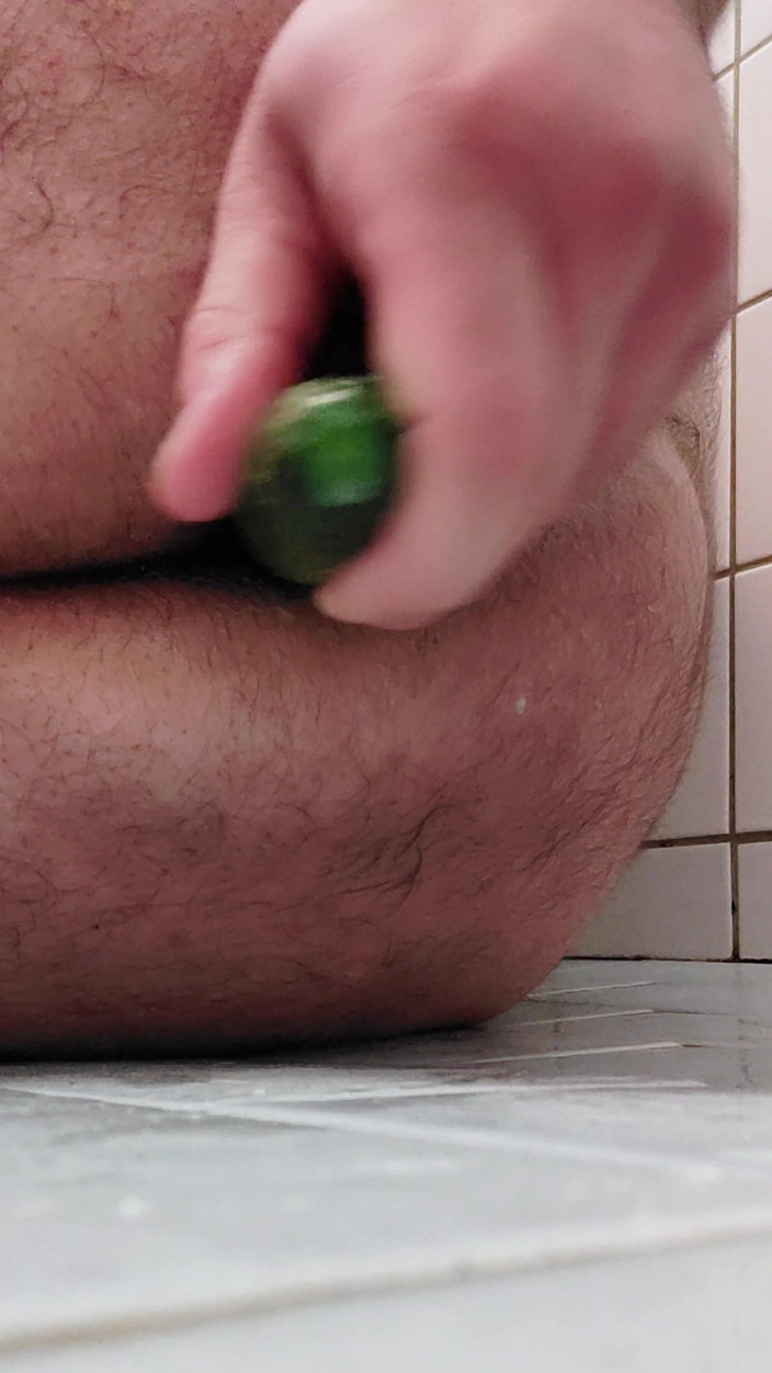 Danilol: Dikke kont anaal spelen met komkommer