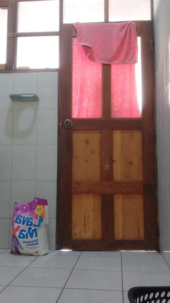 Josyandhot: Kamera di kamar mandi umum merekam pantat besar