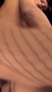 Luana Araujo offers her big cock for a gift