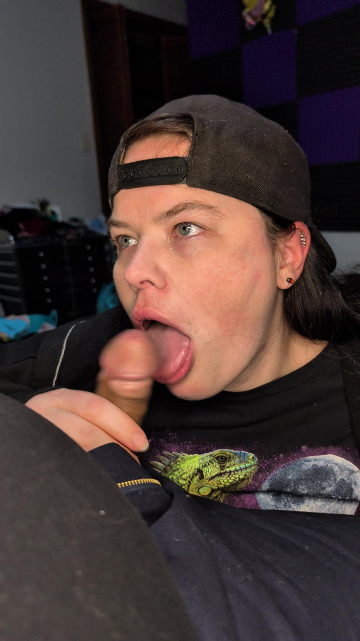 TheKinkyPwrLftr: After Work Blowjob