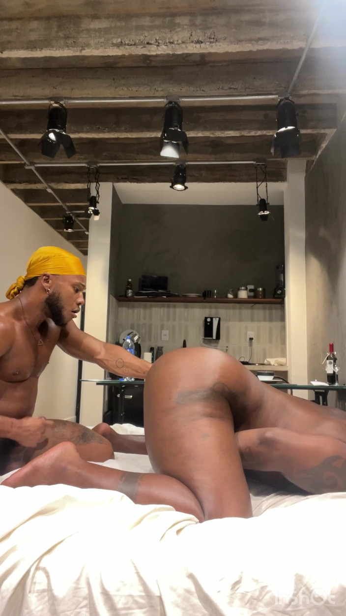 DADDYBLACKXXX: Grande preto homem mais velho fodendo preto mais jovem
