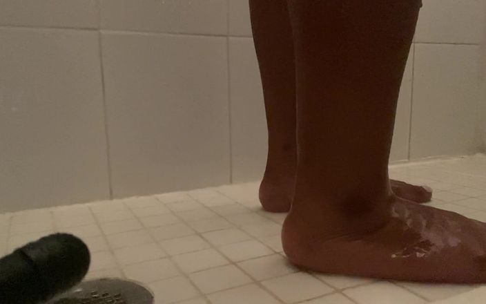 Baby Soles: I had to take a quick shower after playing outside