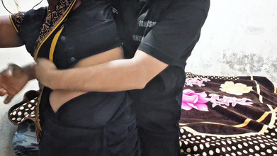 DesiBurChudai: Caldo sesso indiano Desi zia nella saar nera