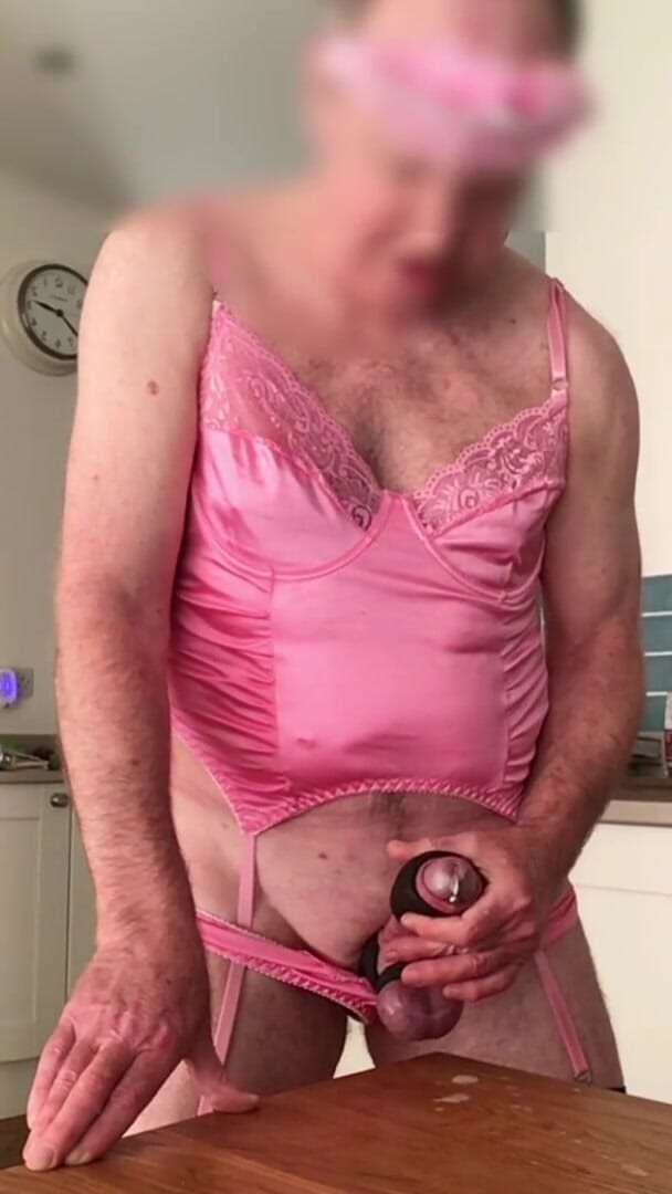 Bellhead: Pink seru satu menit