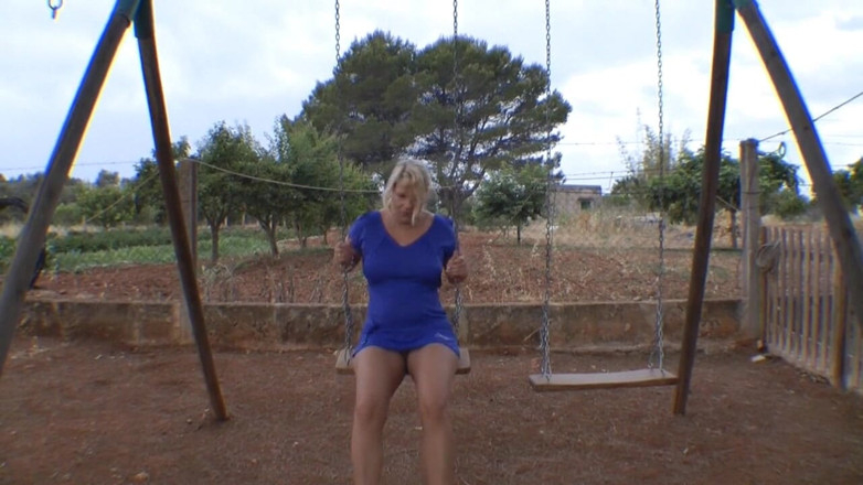 SweetSusi: The Swing Piss
