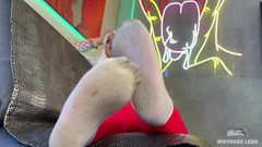 Mistress Legs: Lắc lư các chân của tôi cho bạn trong chiếc...