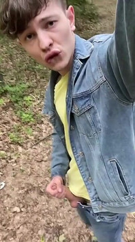 Váš chlapec stříká venku, doufám, že se ti to bude líbit