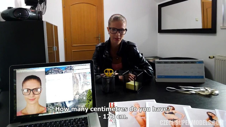 Czech Supermodels: Tjeckiska supermodeller 12: Lucie: Äventyrlig student njuter av sin första hardcore scen