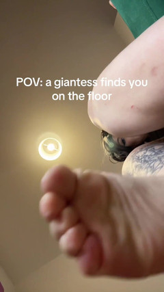 Bigtiddygoth: Giantess Finds You on the Floor. Ruby Rose
