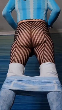 Vista do chão da minha calça elástica sexy e provocação de meia-calça