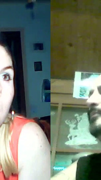 Un utente mi guarda in cam mentre mi masturbo