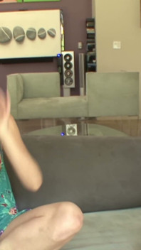 Seduccion En Bikini Amarillo - Morena De Pelo Largo Se Come a Una Pelirroja En El Sofa