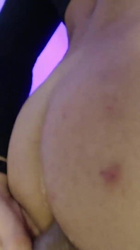 Destruindo minha bunda com um vibrador bbc