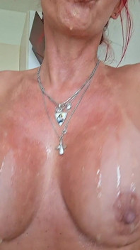 Nadržená MILF Slintání Na Kozy