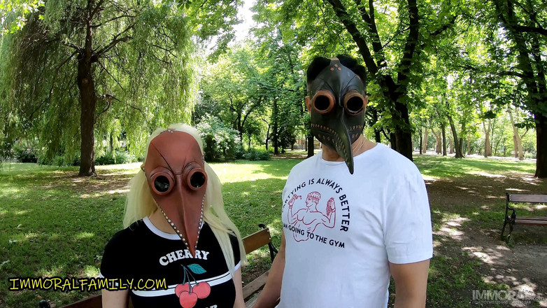 Immoral Family: Christina shine si cewek seksi dengan tubuh aduhai dicrot sperma...