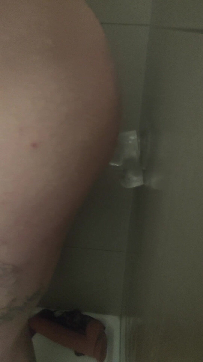Cdubzdik: Taking It in the Ass in the Shower