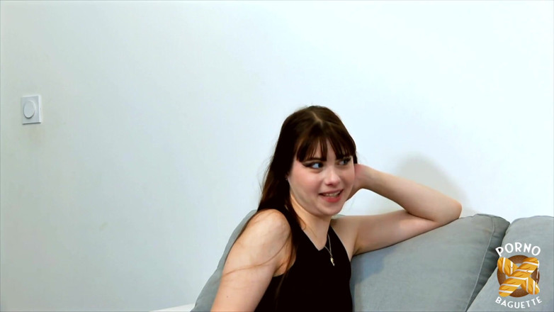 Porno Baguette: Miss clea, ein sexy mädchen, wird von zwei typen gefickt