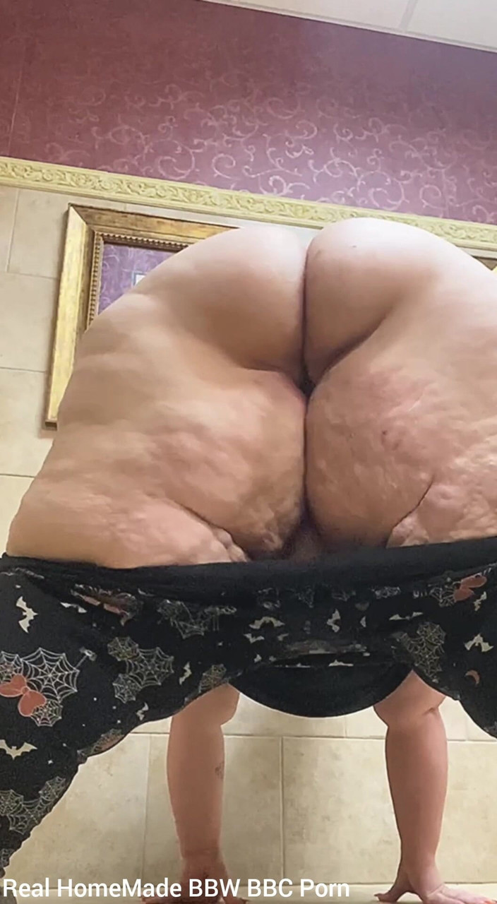 YoungEnglishBBW: 내 보지를 문지르는 내 엉덩이를 때리는 것을 통해 구부려
