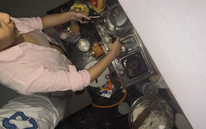 Rishi: Öğretmen Ke Düz Pe Aayi Jawan Öğrenci Koleji Ranzası Krke Phir Öğretmen...