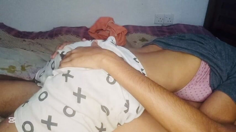 Sadu: Video srilanka lagi asik ngentot