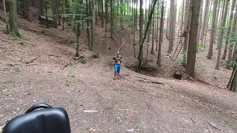 kickerscooter: Wilderness Without Inhibitions Chasing in the Middle of the Forest