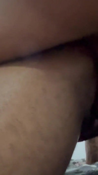 Trans šuká bez kondo a rozšiřuje FTM těsnou kundičku