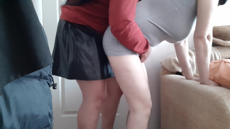 Lesbian-illusion: Evde kimse yokken üvey annemi domaltıp onu iyi siktim