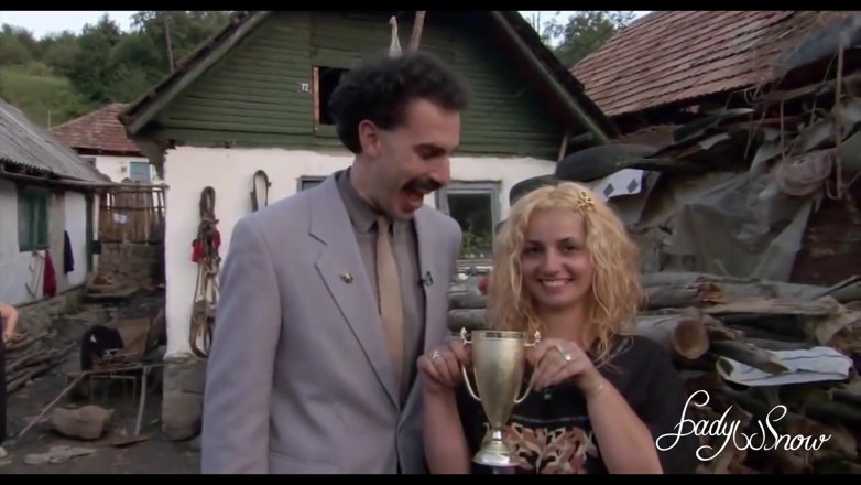 Lady Snow Brasil: Futând curul a două tinere gagici într-un sex în trei