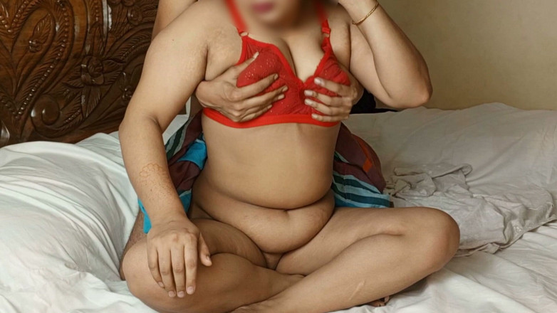 Nadiyabd: 씬 핫한 순간 풀뱅글라 비디오 뒤에 있는 Nadiya