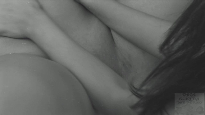 Chica Suicida DVD: Lesbické brunetky Penelope a Nidia dvojité dildo a lízání kundičky