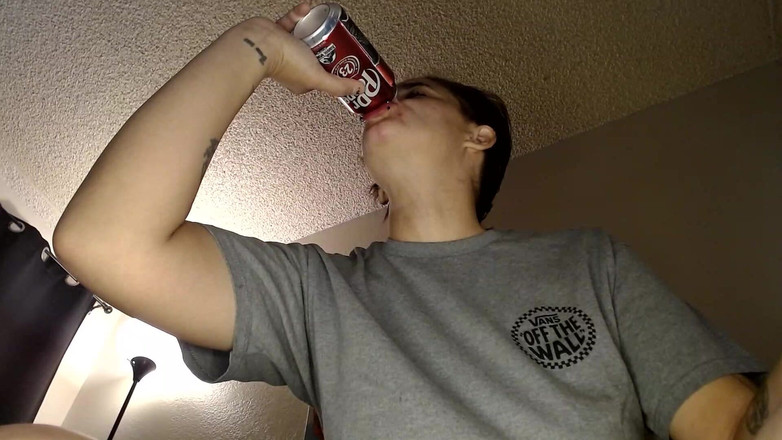 Abby Anna: Dr. P con refresco eructando fuertes erucciones