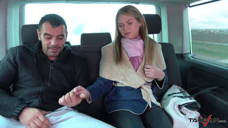 Take Van: Fremder bietet der süßen verlorenen blondine eine fahrt an und...