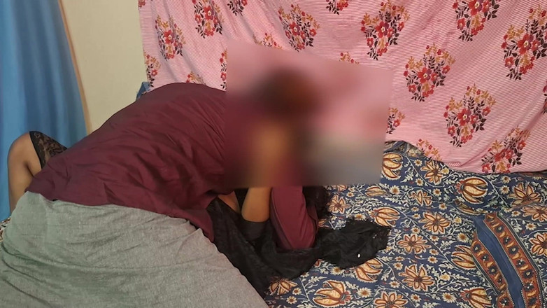Delightrose: Soție indiană încornorată în sex în trei